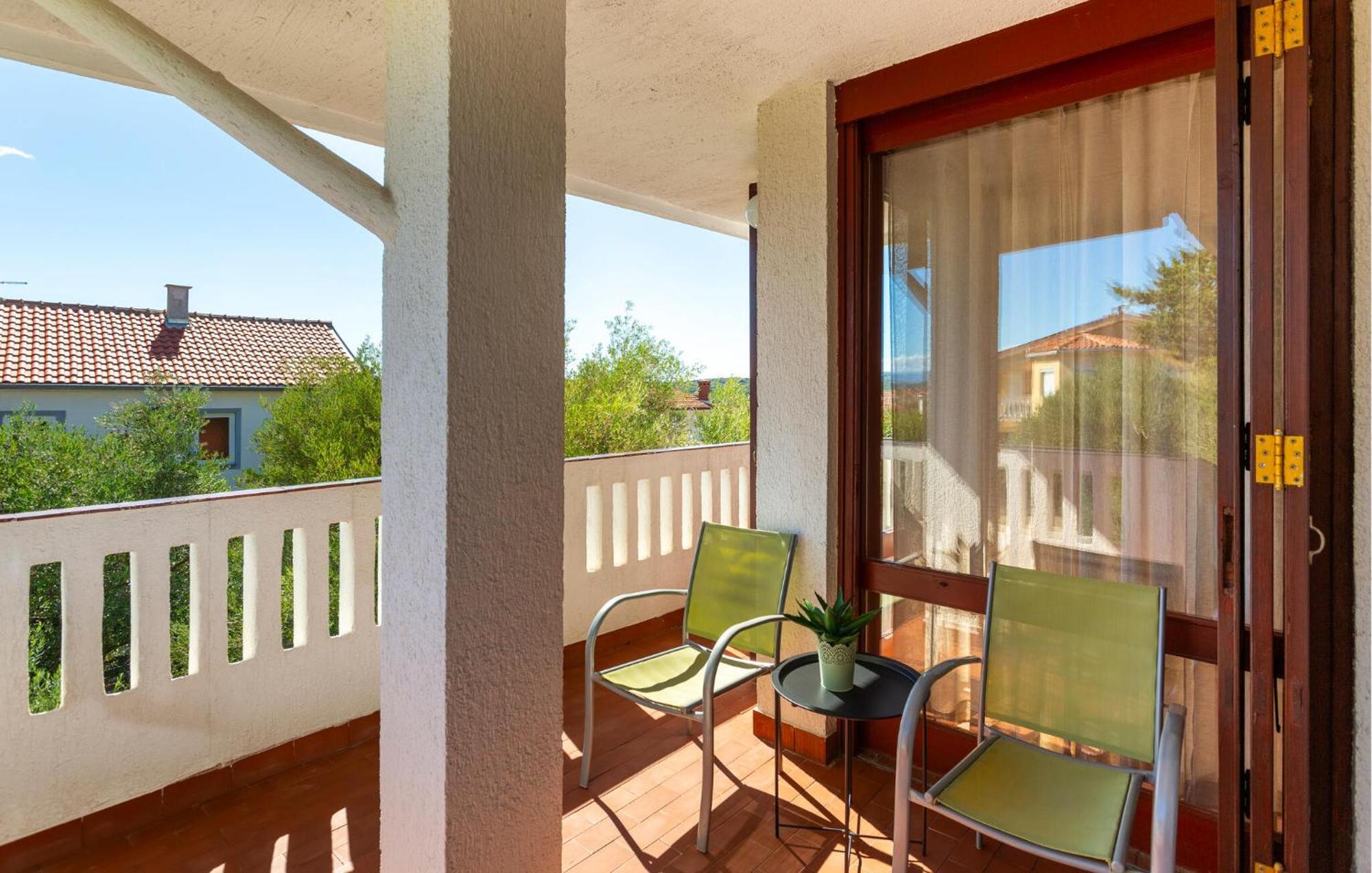 3 Bedroom Stunning Apartment In Krk Krk Town Exterior foto